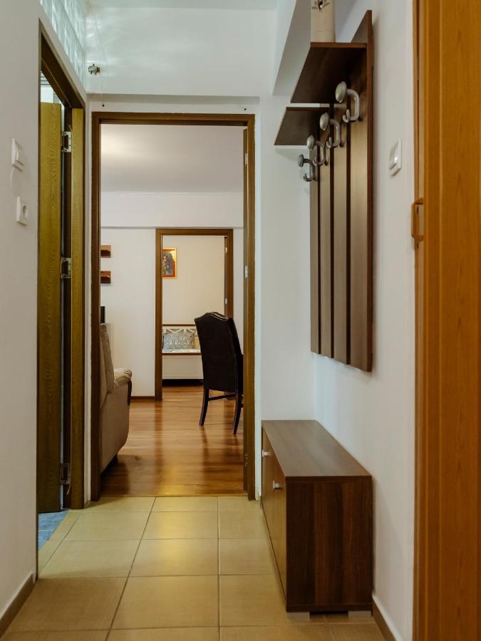 Old Town Historic Apartment With Backyard Mini Park Bukarest Eksteriør billede