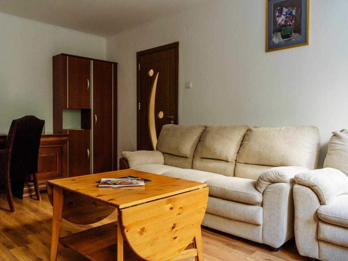 Old Town Historic Apartment With Backyard Mini Park Bukarest Eksteriør billede